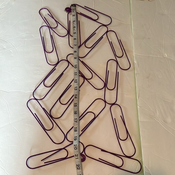 Purple paper clip bulletin board - Picture 6 of 7